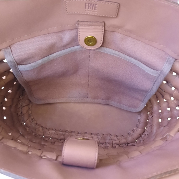 Rare FRYE Leather Woven Tote Shoulder Bag Satchel Taupe Basket Weave Boho - Picture 13 of 16